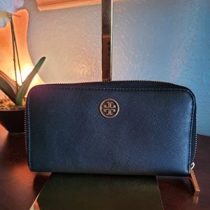 Tory Burch Robinson Zip-Around Wallet